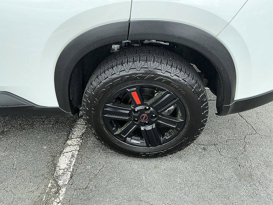 Certified 2025 Nissan Rogue SV AWD/4WD image 8