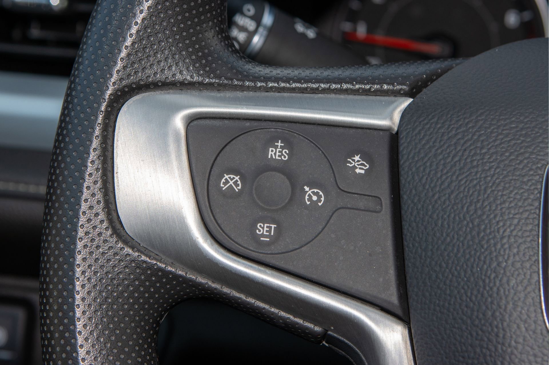 Used 2022 GMC Acadia SLE w/ Driver Convenience Package image 25