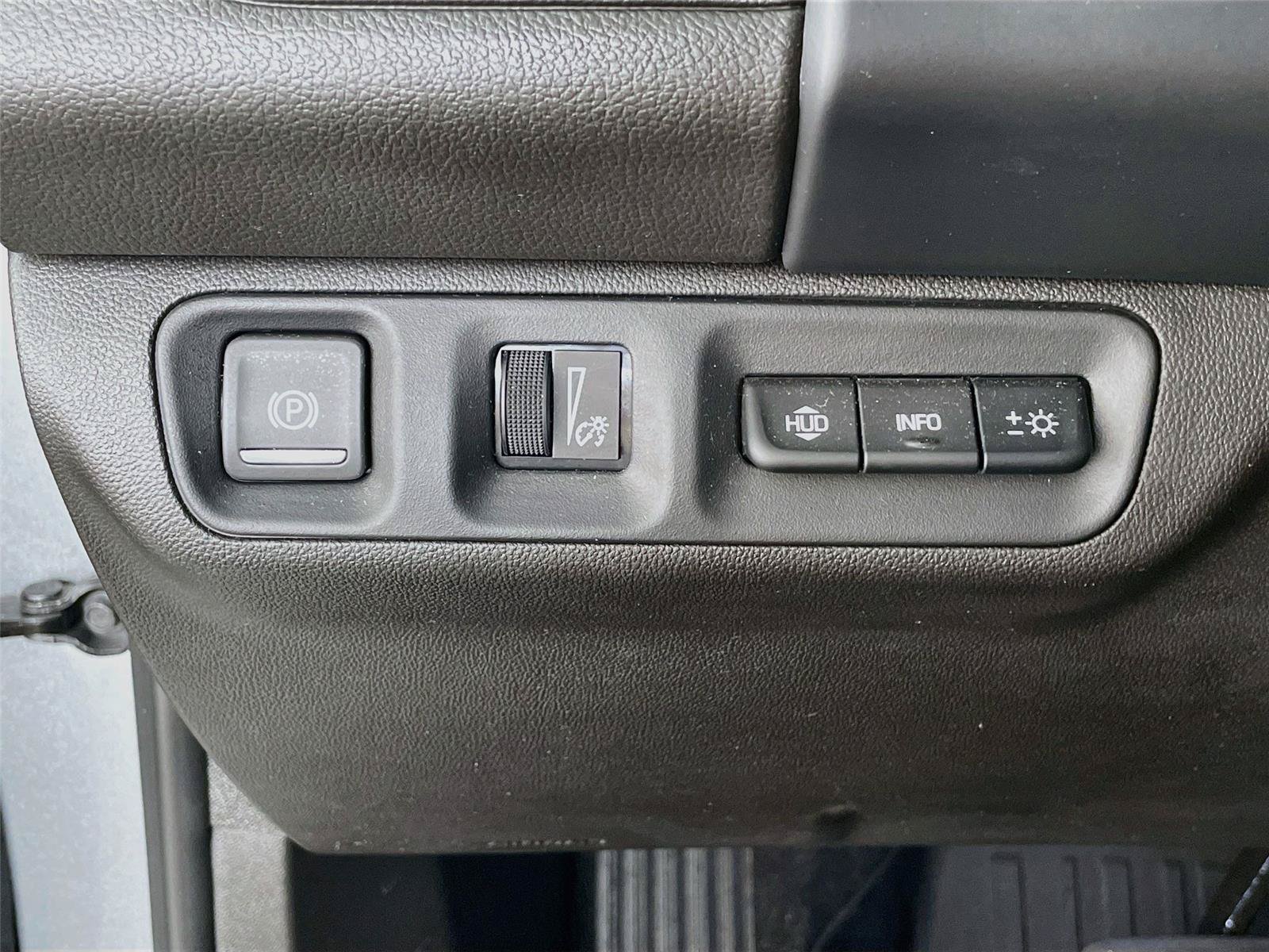 Used 2023 GMC Acadia AT4 w/ Technology Package AWD/4WD image 13