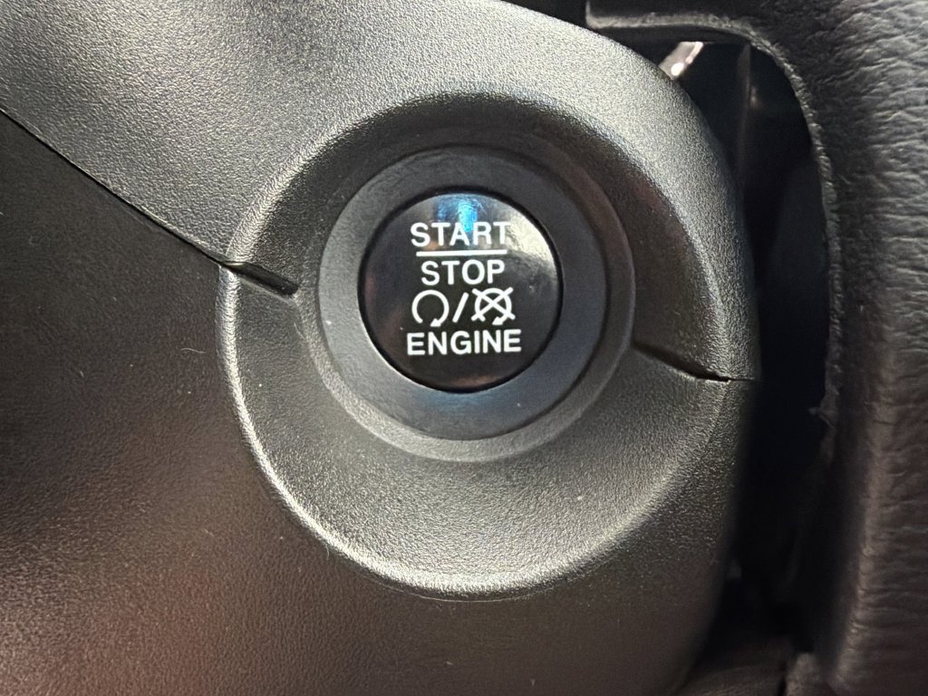 Used 2018 Jeep Compass Latitude w/ Popular Equipment Group AWD/4WD image 38