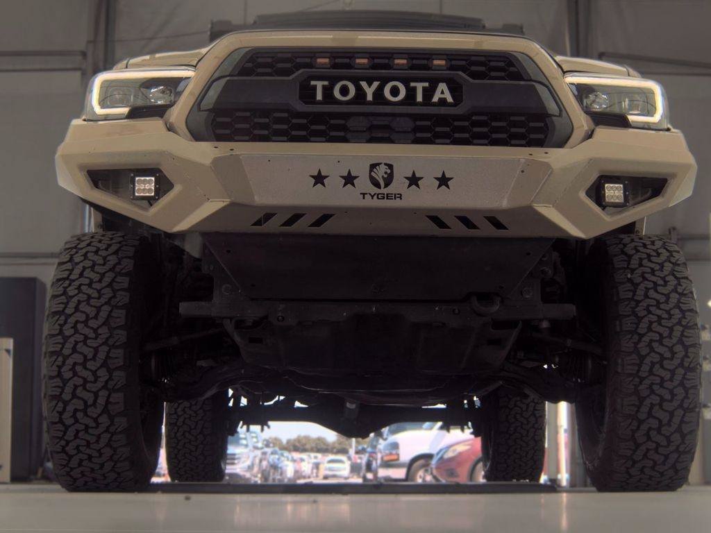 Used 2019 Toyota Tacoma SR5 AWD/4WD image 3