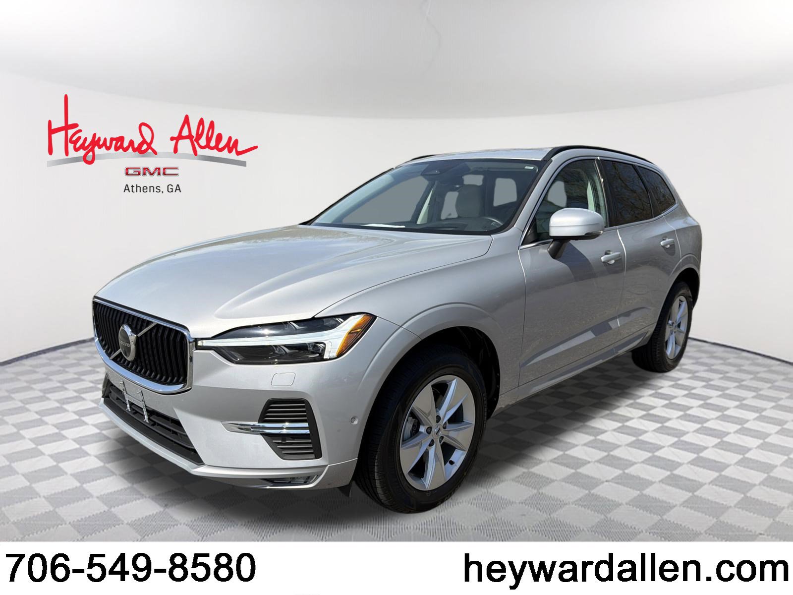 Used 2022 Volvo XC60 B5 Momentum image 1
