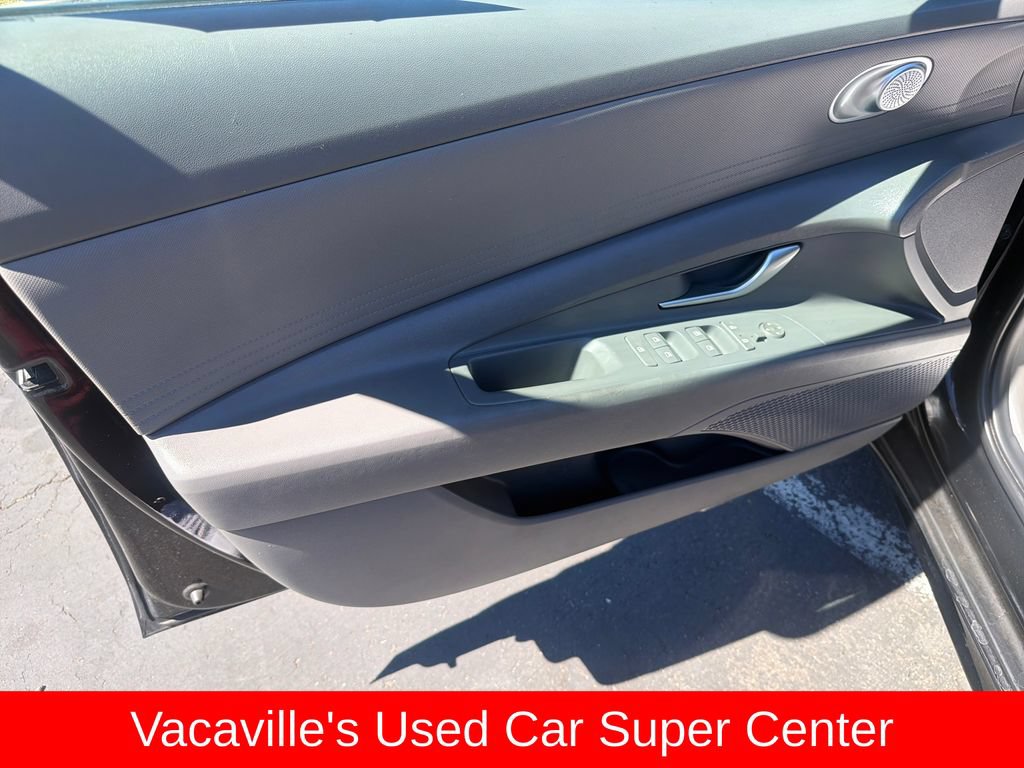 Used 2023 Hyundai Elantra Blue FWD image 10