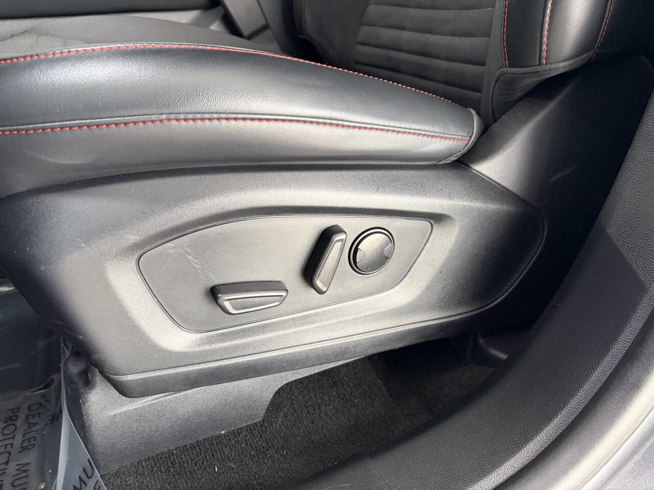 Used 2025 Ford Explorer ST-Line w/ ST-Line Street Pack image 23