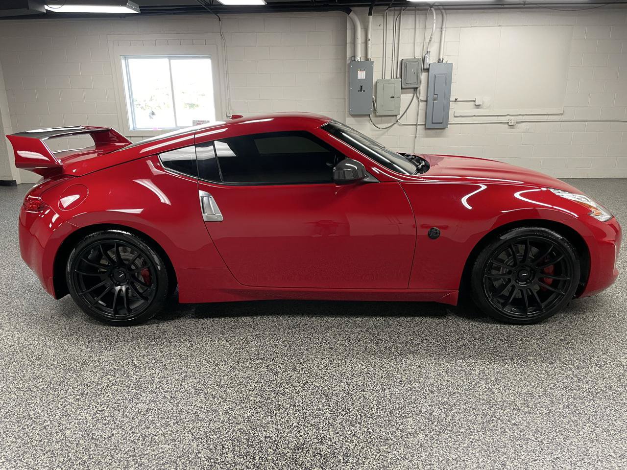 Used 2014 Nissan 370Z Touring w/ Sport Package RWD image 6