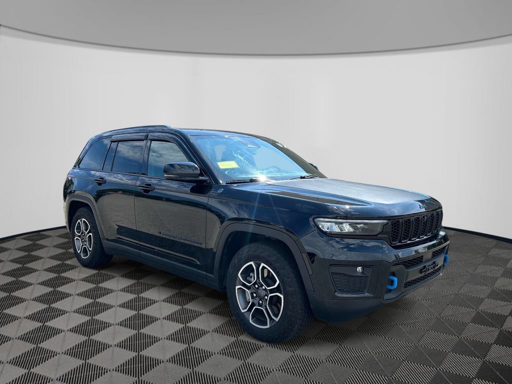 Certified 2022 Jeep Grand Cherokee Trailhawk w/ Luxury Tech Group III AWD/4WD image 7