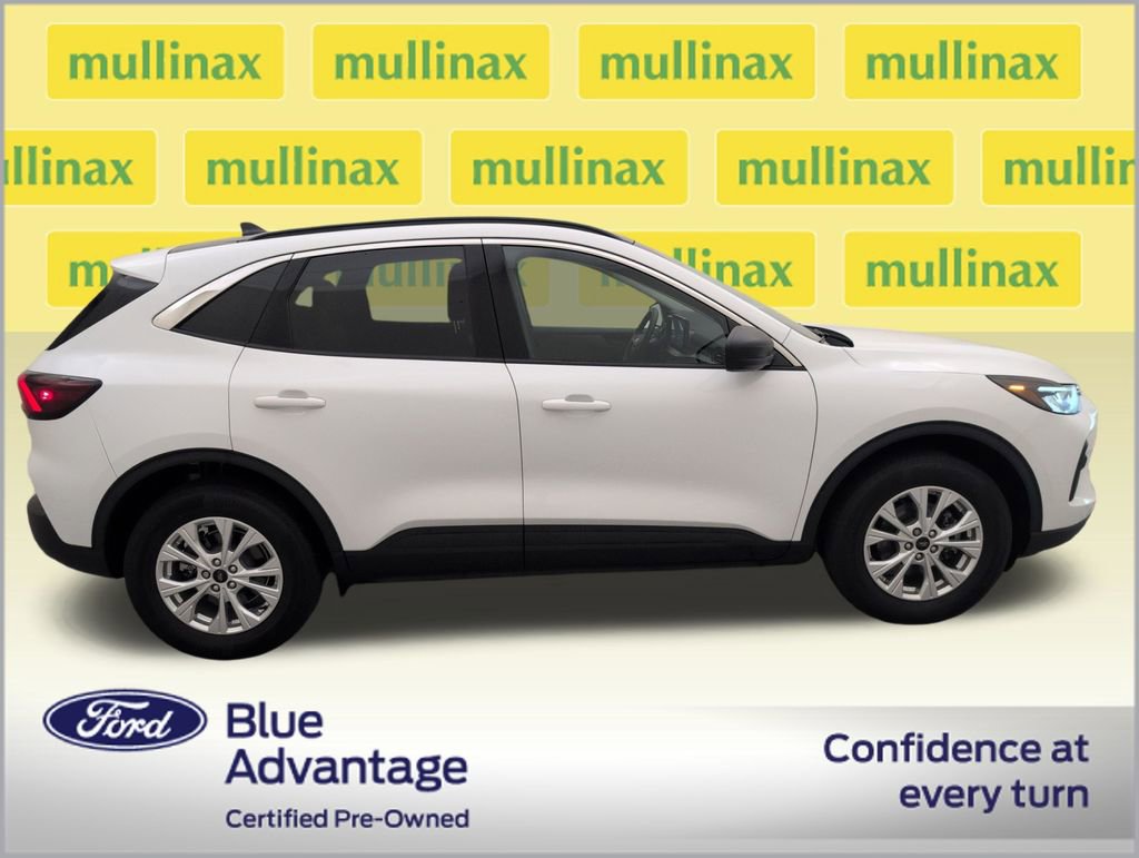 Used 2023 Ford Escape Active w/ Tech Pack #1 AWD/4WD image 2