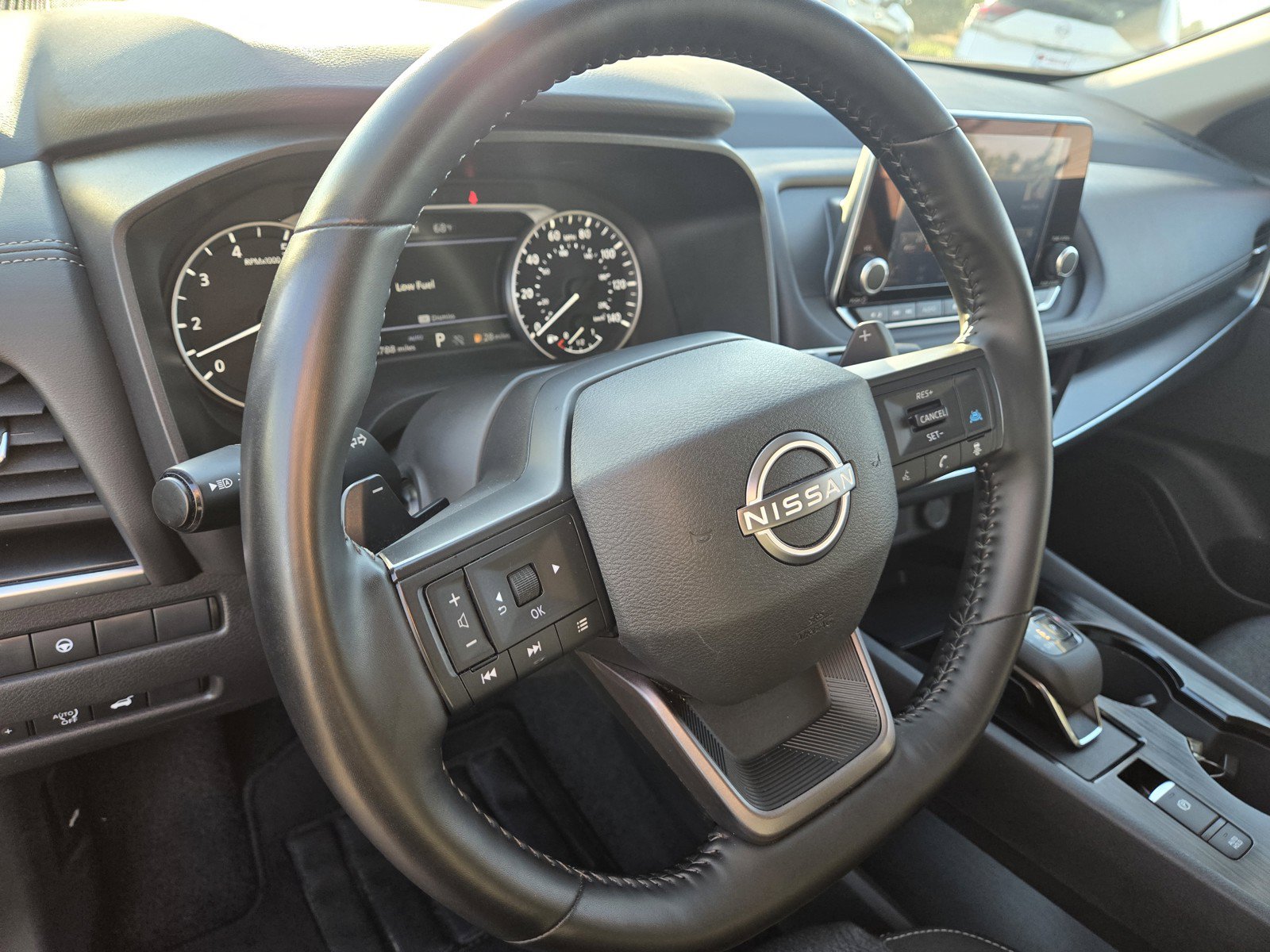 Certified 2025 Nissan Rogue SV AWD/4WD image 11