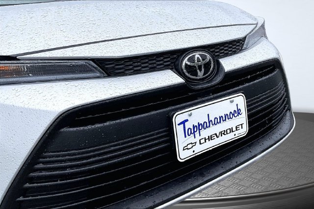 Used 2025 Toyota Corolla LE FWD image 30