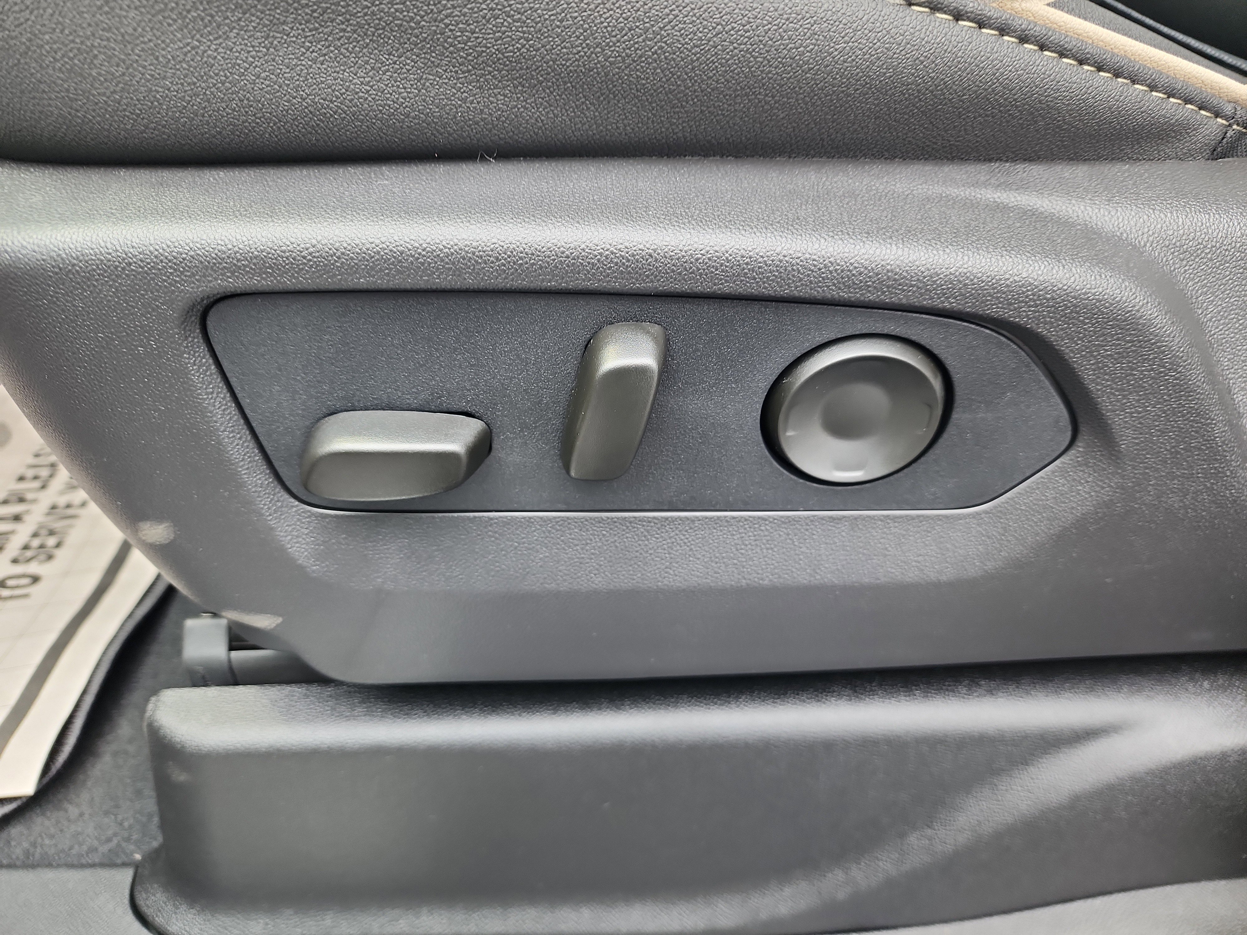 New 2025 Chevrolet Suburban Premier image 12