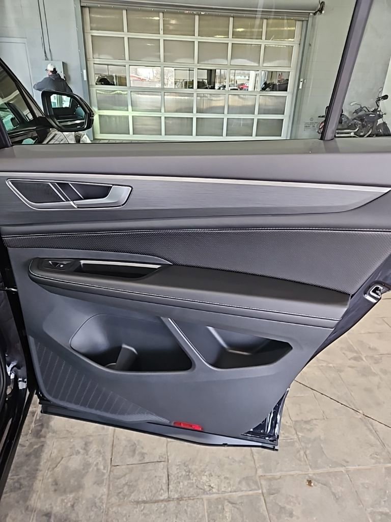New 2026 Volkswagen Atlas Cross Sport SE FWD image 15