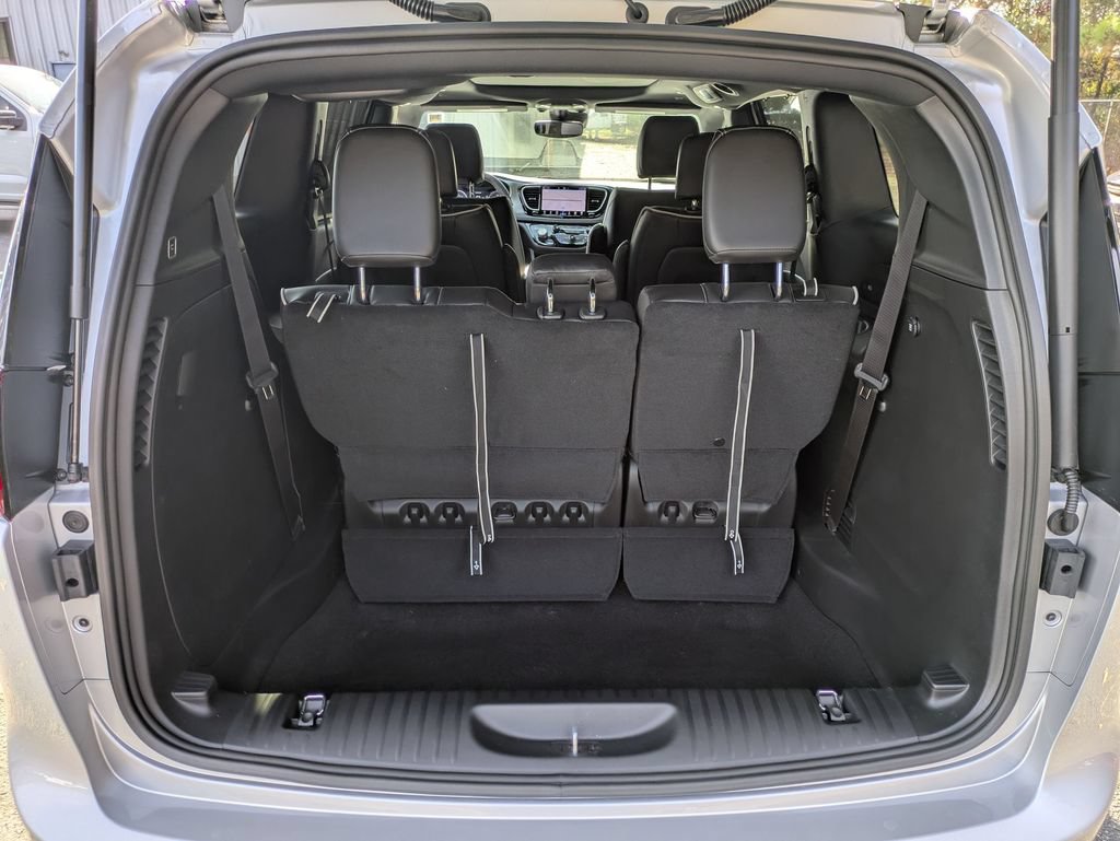 New 2026 Chrysler Pacifica Limited FWD image 34