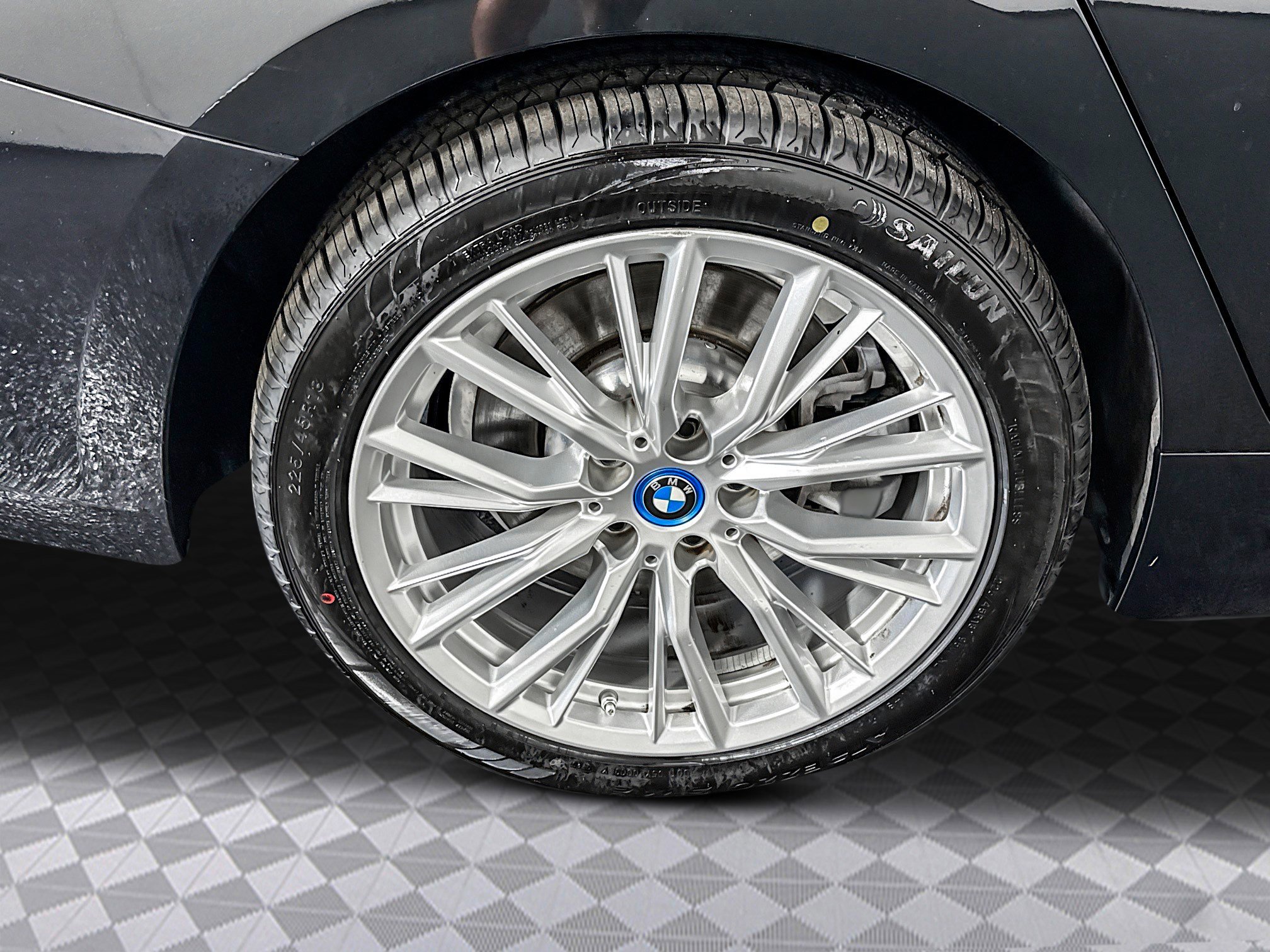 Used 2024 BMW 330e image 32