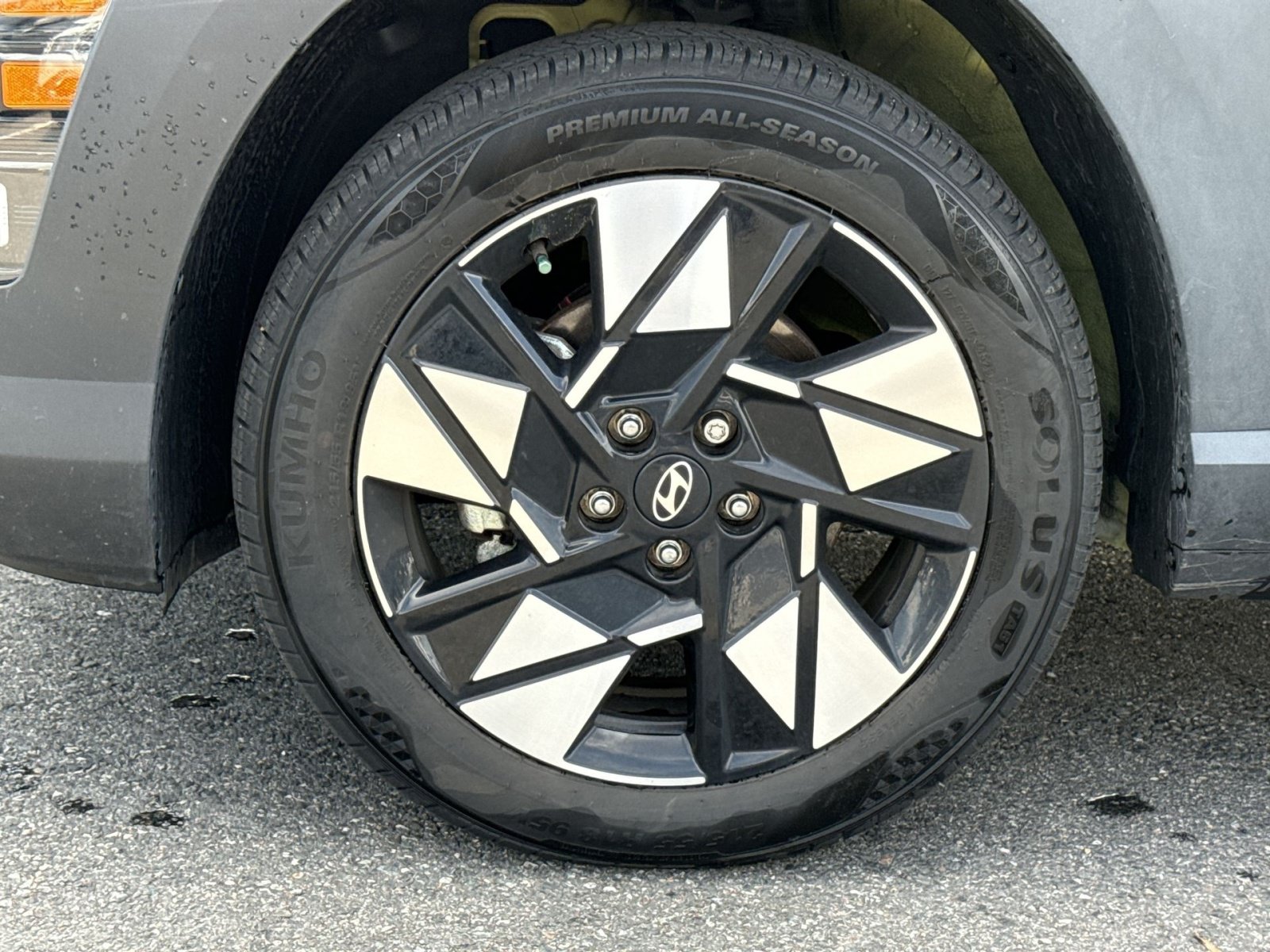Certified 2024 Hyundai Kona SEL w/ Convenience Package FWD image 12