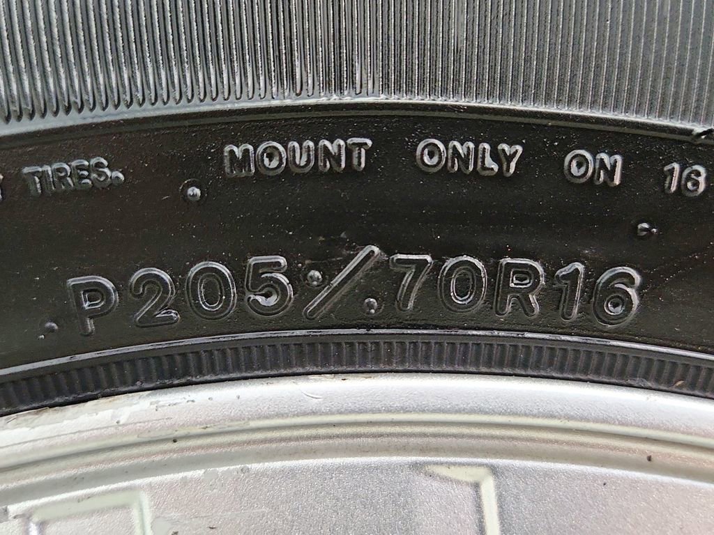 Used 2020 Chevrolet Trax LS image 32