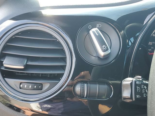Used 2015 Volkswagen Beetle 1.8T FWD image 20