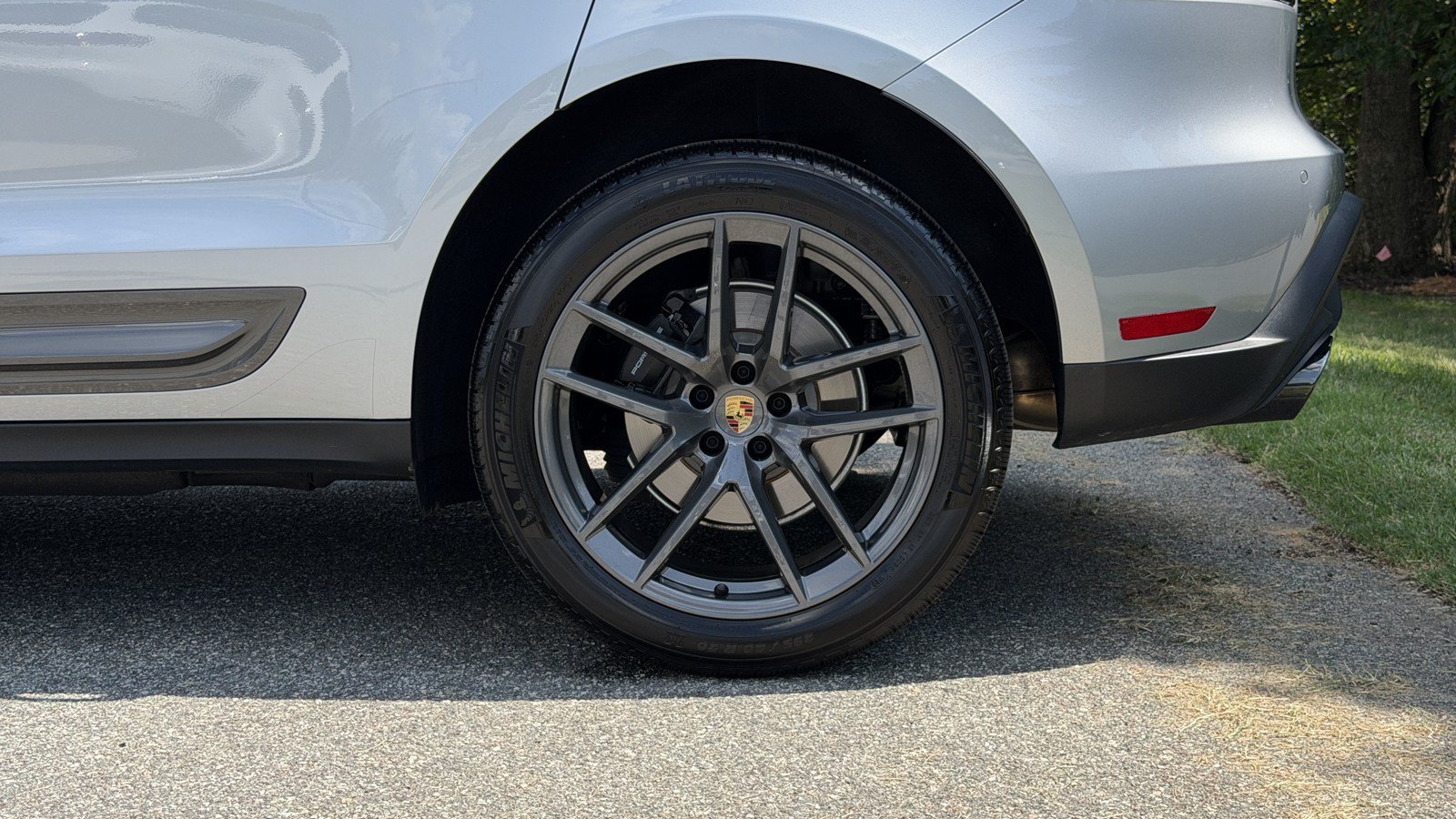 Certified 2026 Porsche Macan Turbo AWD/4WD image 12