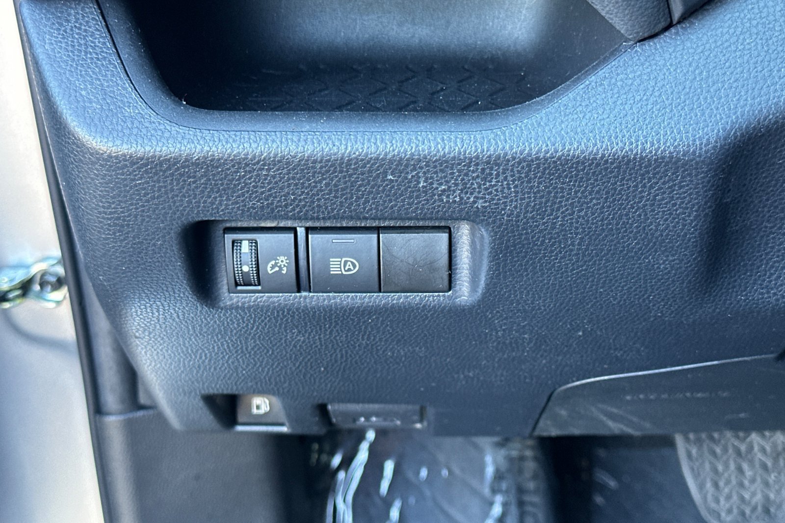 Certified 2023 Toyota RAV4 LE AWD/4WD image 31