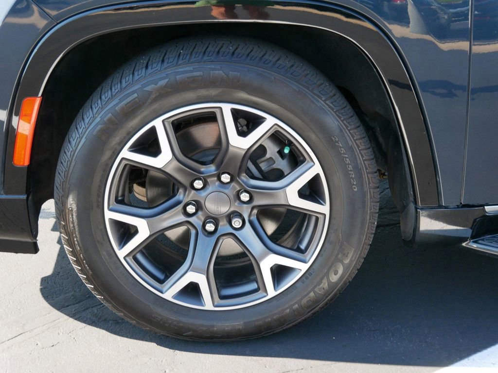 Used 2023 Jeep Wagoneer Series III w/ Flexible Seating Group image 6