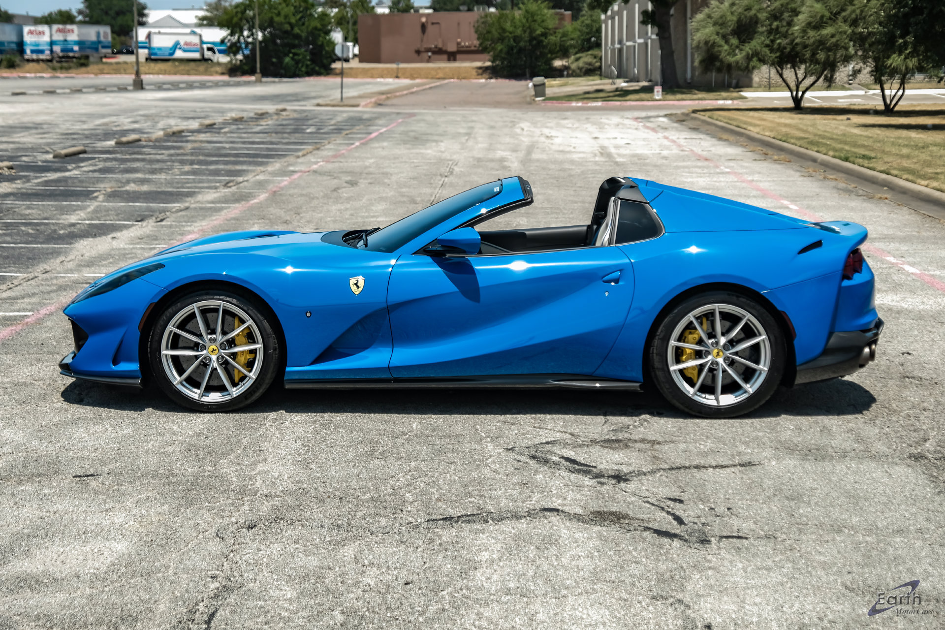Used 2022 Ferrari 812 GTS RWD image 8