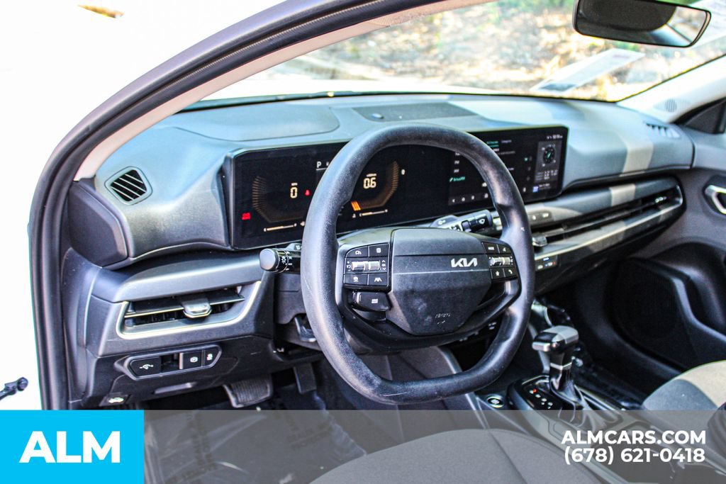 Used 2025 Kia K4 FWD image 21