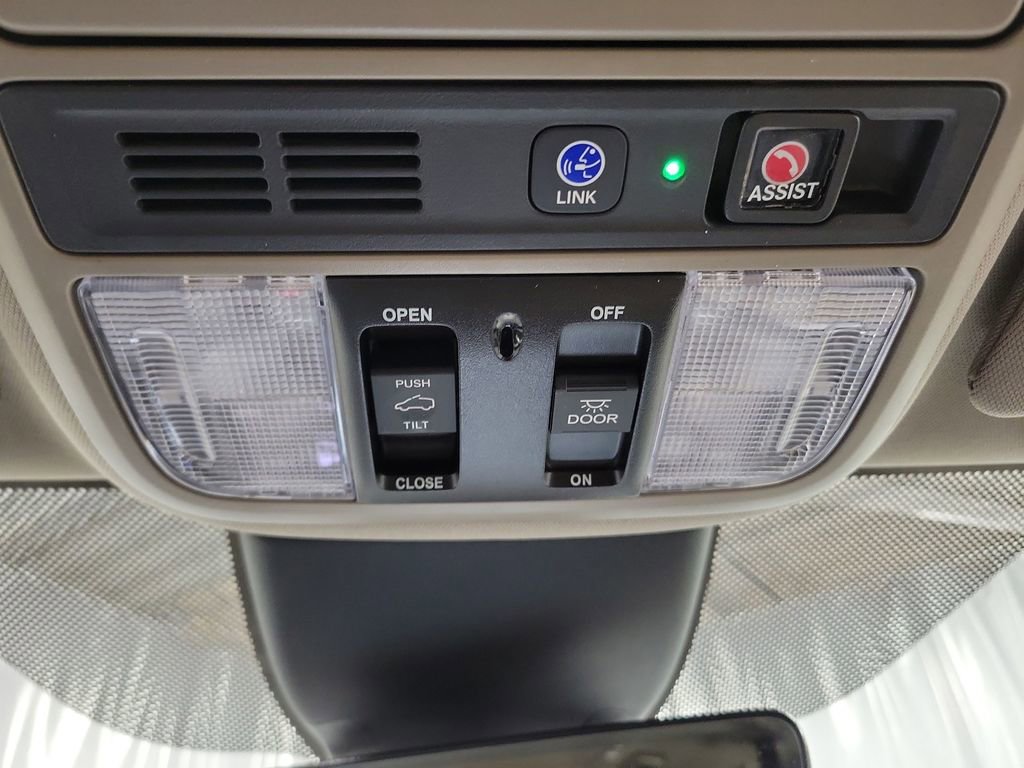 Used 2023 Honda Odyssey Elite image 19