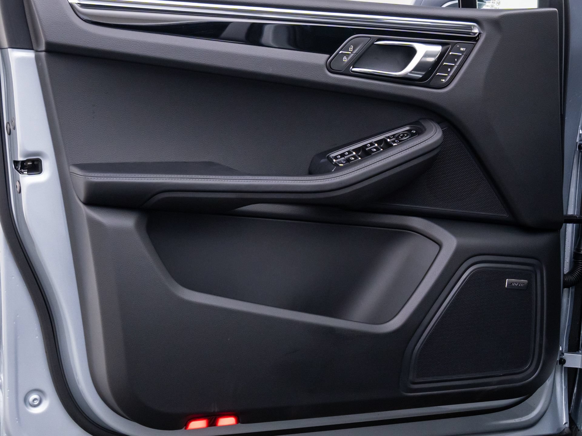 Certified 2026 Porsche Macan AWD/4WD image 15