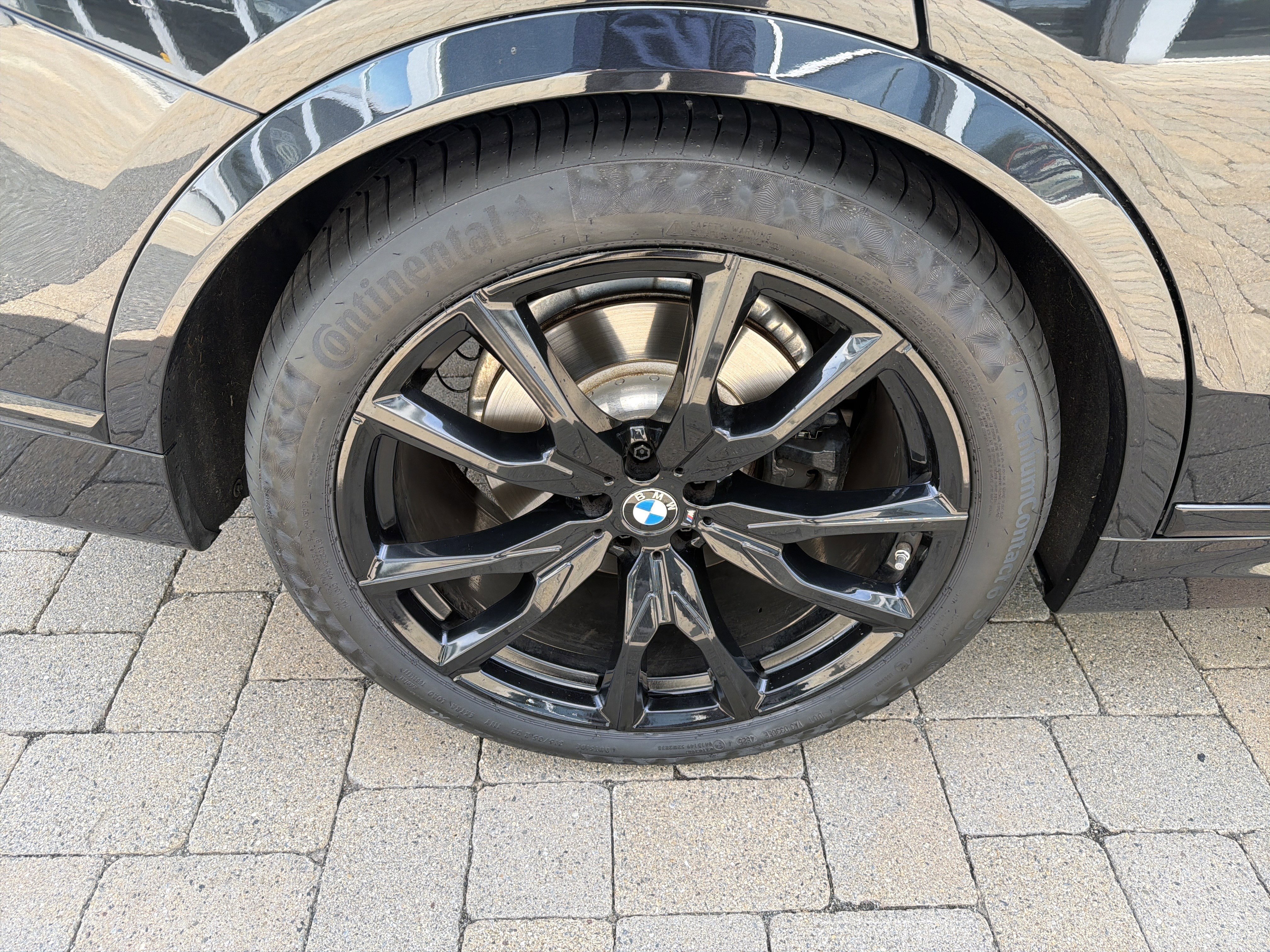 Used 2025 BMW X7 xDrive40i w/ Executive Package image 23