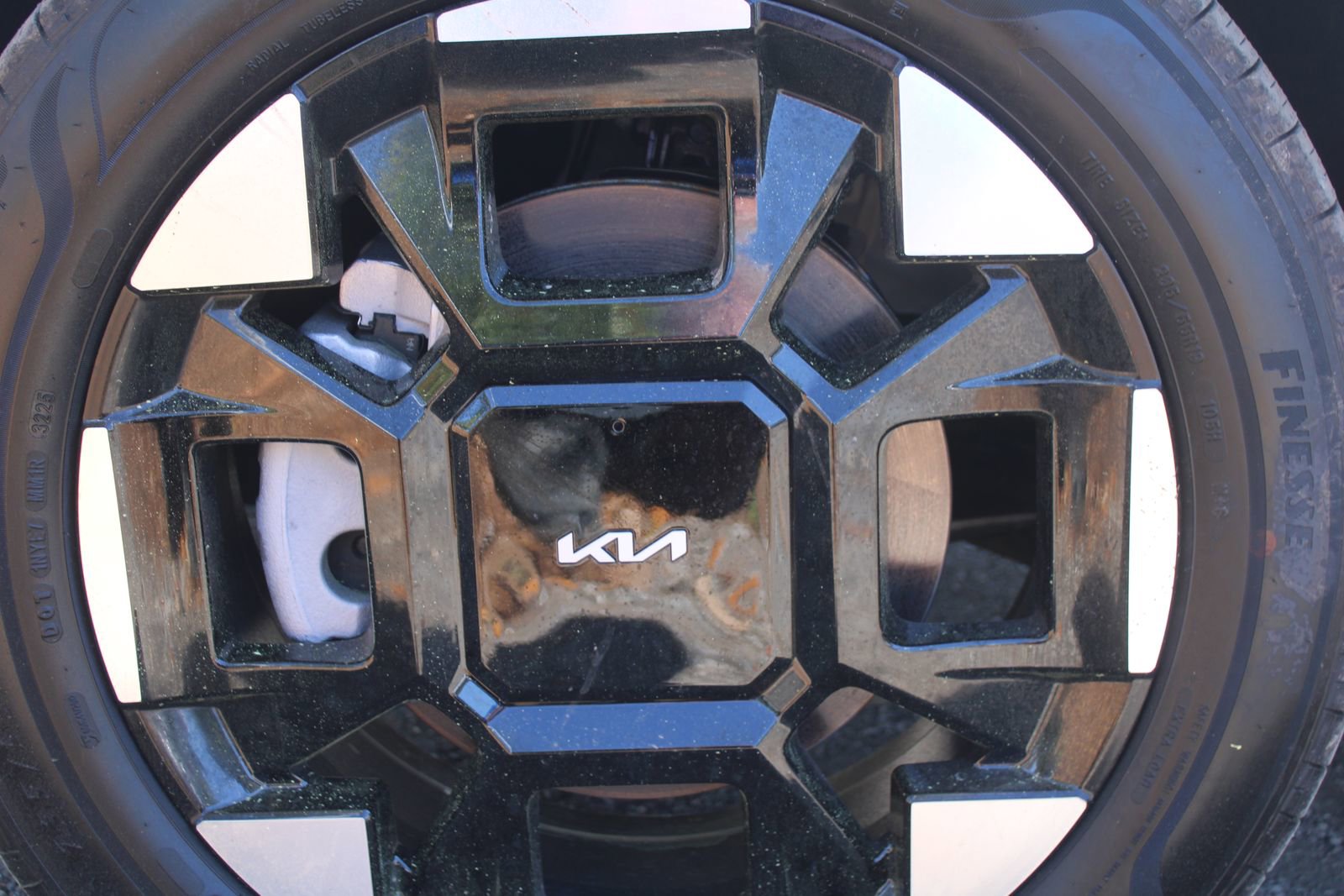 New 2026 Kia Carnival EX image 24