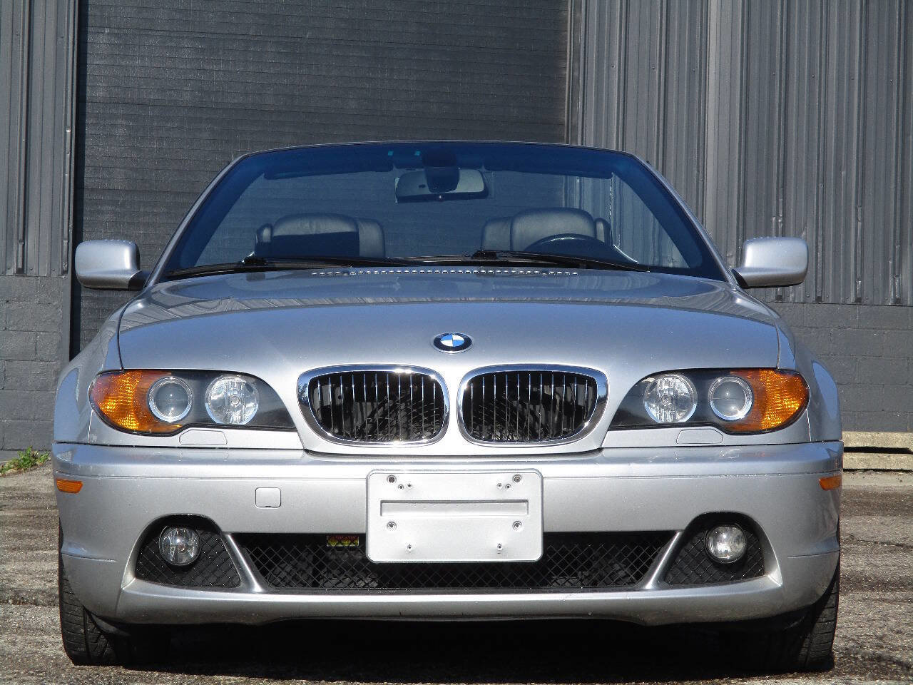 Used 2004 BMW 330Ci Convertible image 2