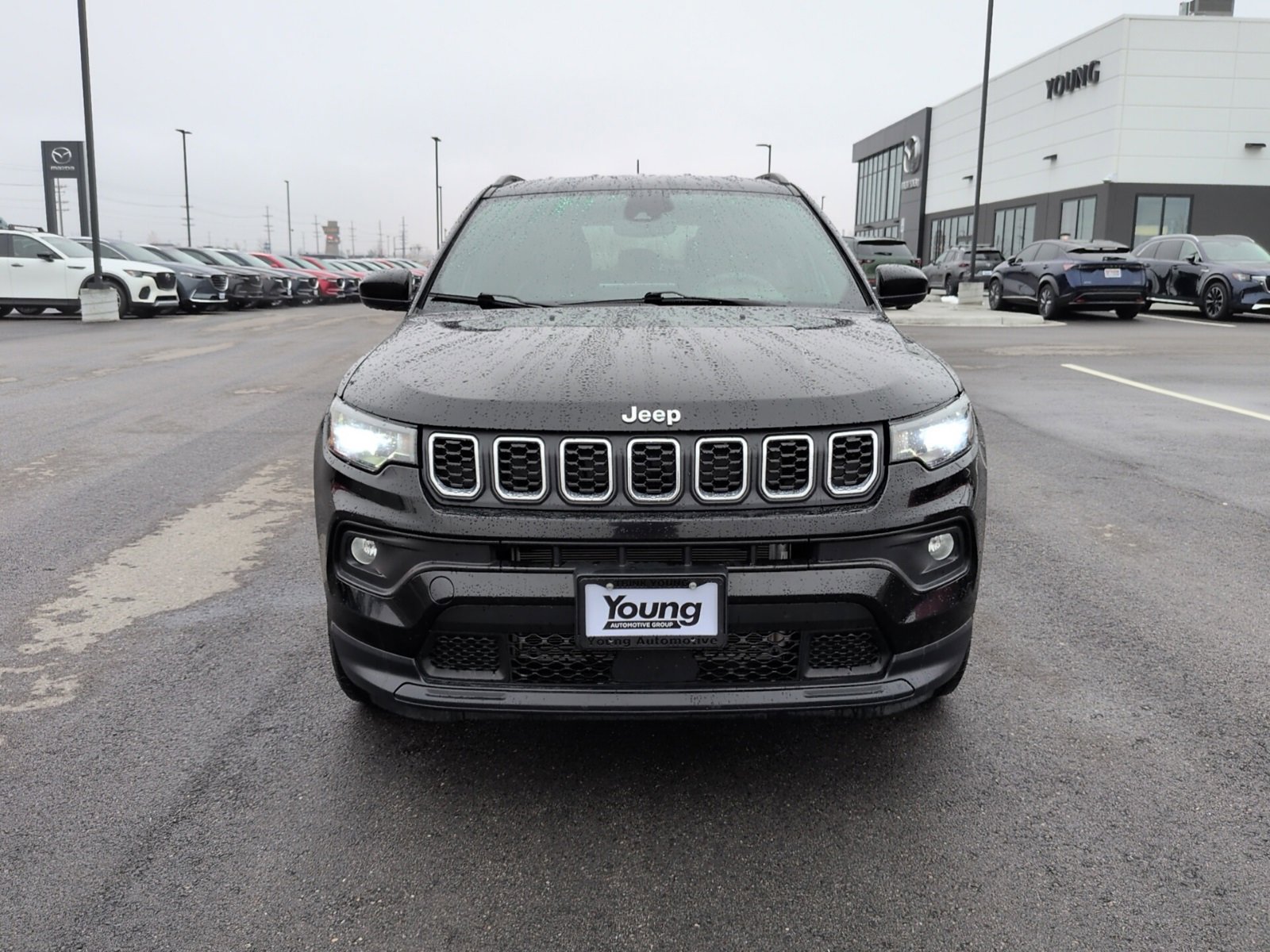 Used 2024 Jeep Compass Latitude image 2