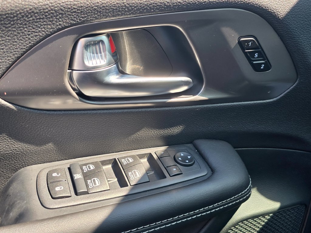 Used 2026 Chrysler Pacifica Select FWD image 27