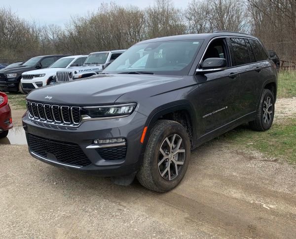 Certified 2024 Jeep Grand Cherokee Limited image 2