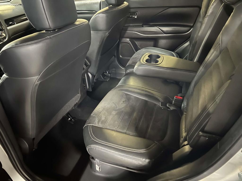 Used 2020 Mitsubishi Outlander LE image 10