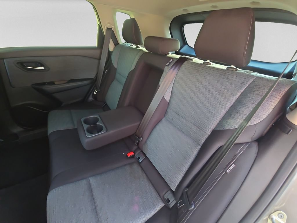 Used 2023 Nissan Rogue SV AWD/4WD image 25