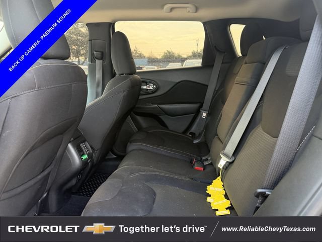 Used 2017 Jeep Cherokee Latitude w/ Safety/Convenience Group AWD/4WD image 29