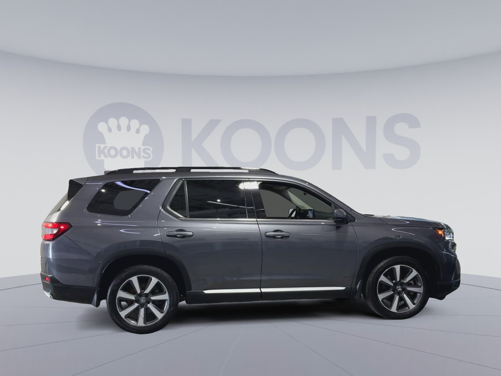 Used 2025 Honda Pilot Touring image 12