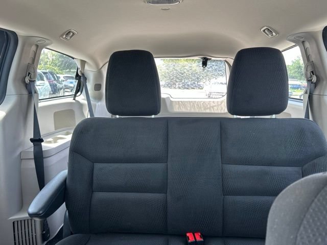 Used 2016 Dodge Grand Caravan American Value Package FWD image 26