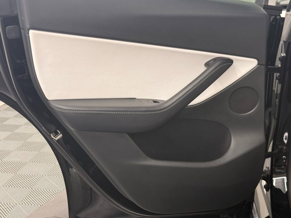 Used 2022 Tesla Model Y Performance image 34