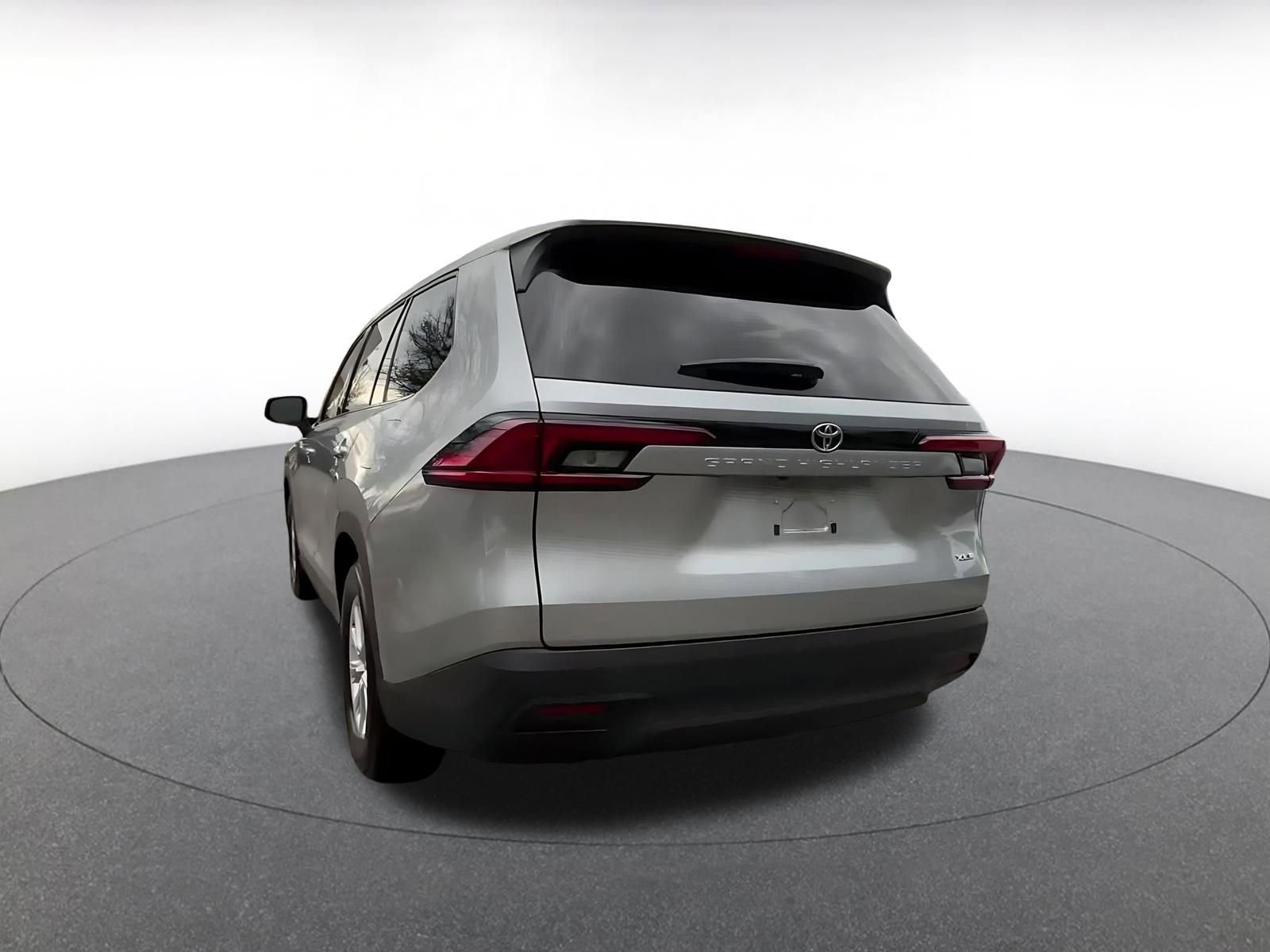 Used 2025 Toyota Grand Highlander FWD image 11