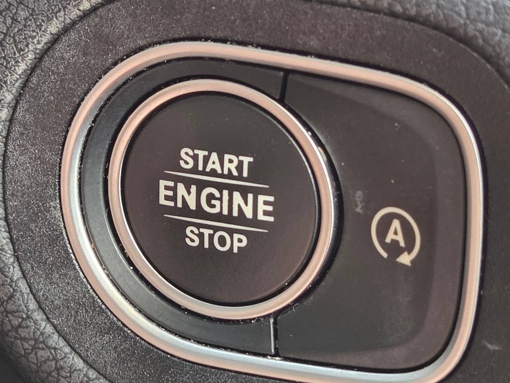 Used 2023 Mercedes-Benz GLS 450 4MATIC image 39