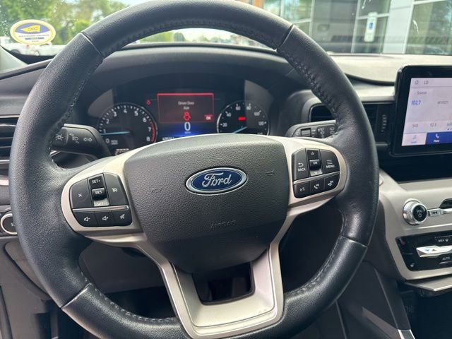 Used 2023 Ford Explorer XLT w/ Equipment Group 202A AWD/4WD image 26