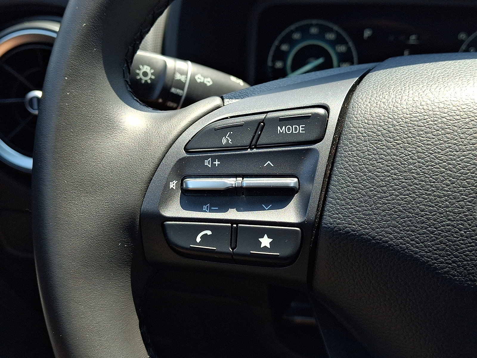 Certified 2023 Hyundai Kona Limited AWD/4WD image 21