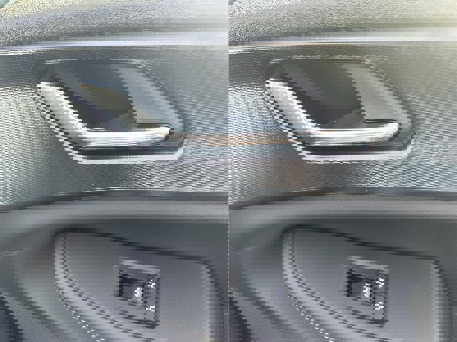 New 2025 Jeep Grand Cherokee L Altitude image 44