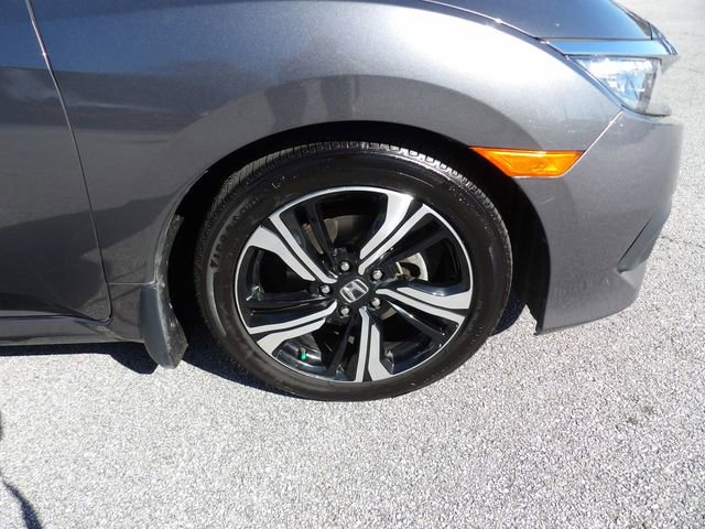 Used 2018 Honda Civic Touring image 9