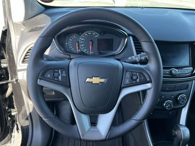 Used 2021 Chevrolet Trax LT w/ LT Convenience Package image 15