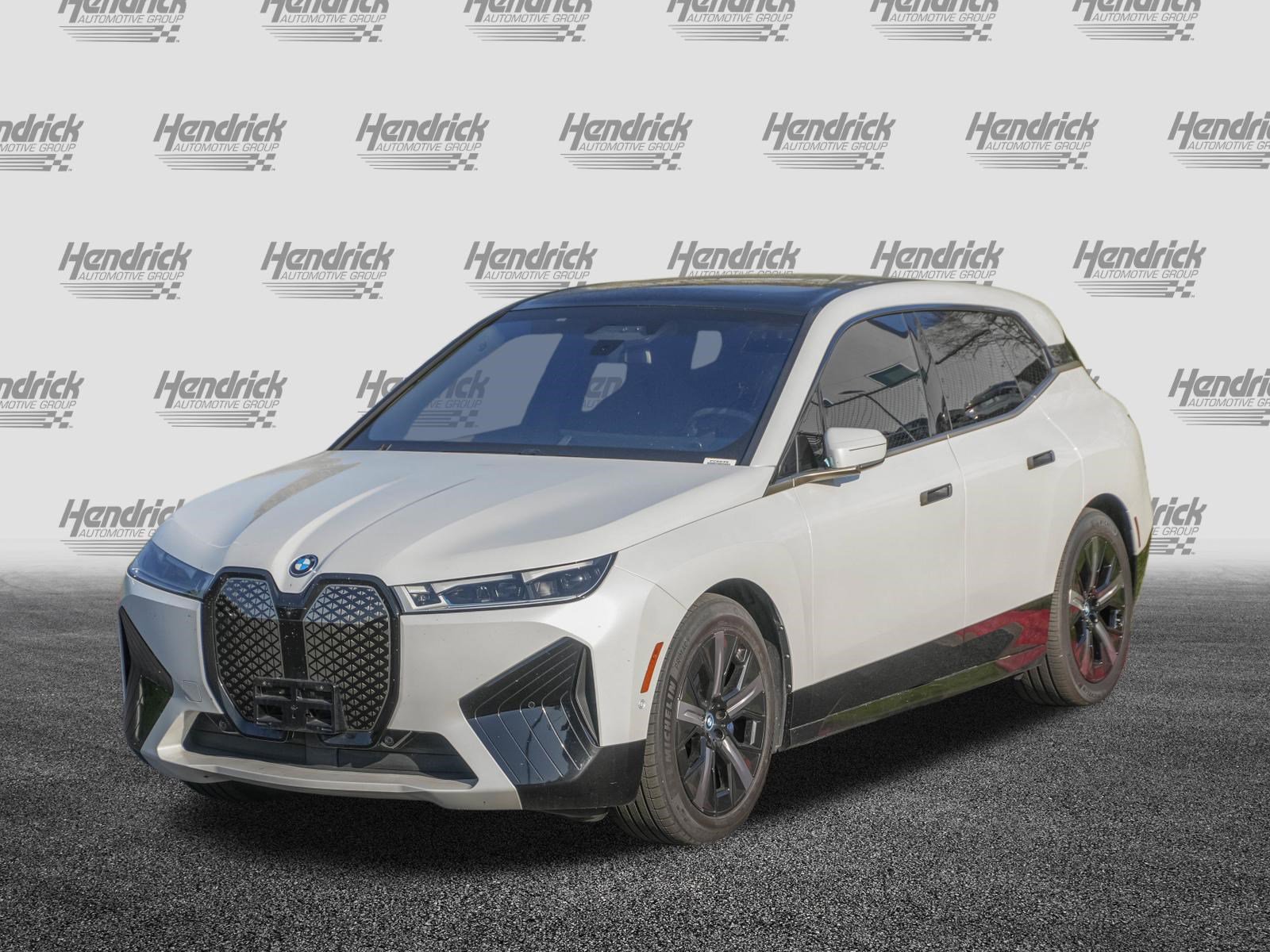 Certified 2023 BMW iX xDrive50 w/ Premium Package AWD/4WD image 5