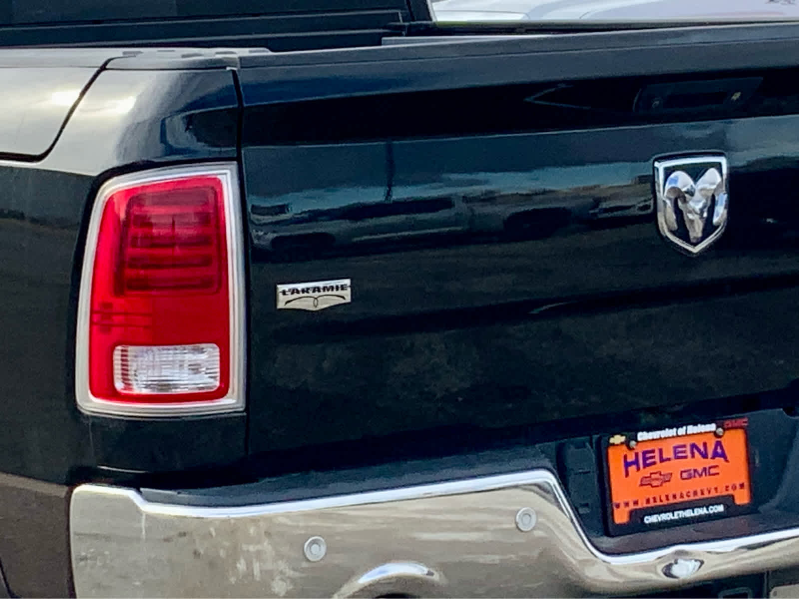 Used 2018 RAM 1500 Laramie image 15