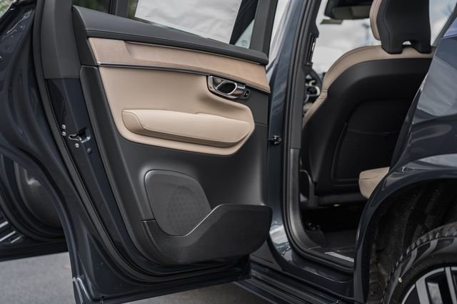 New 2026 Volvo XC90 T8 Plus w/ Protection Package Premier image 37