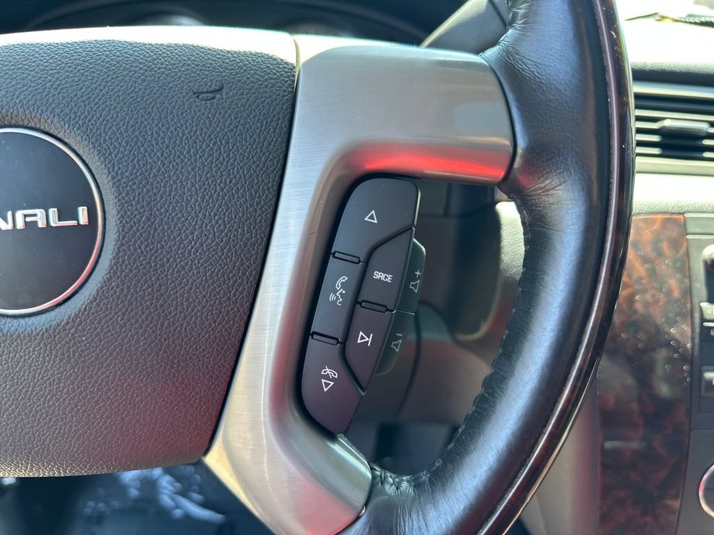 Used 2014 GMC Sierra 2500 Denali w/ Suspension Package, Off-Road AWD/4WD image 20